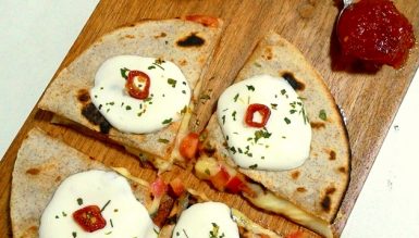 Quesadilhas com geleia de pimenta