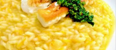 Risoto de cenoura na pressão com queijo grelhado