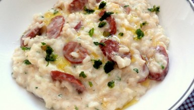 Risoto de linguiça na cachaça