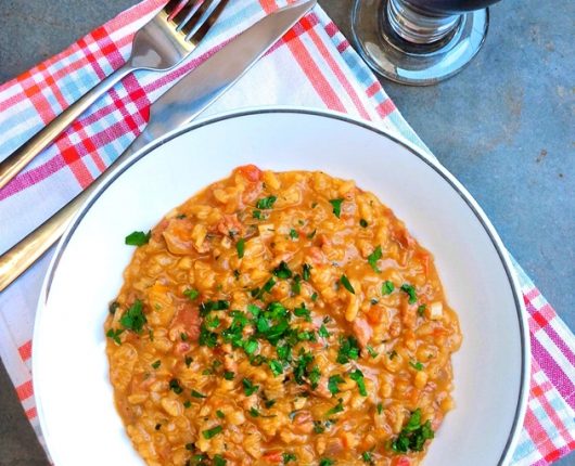 Risoto de linguiça fresca na cerveja preta