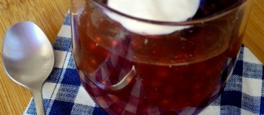 Sagu de vinho com creme