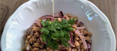 Salada de atum com cebola roxa