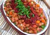 Salada de feijão bolinha com carne seca crocante