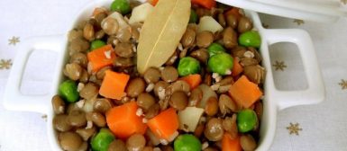 Salada colorida de lentilhas da sorte