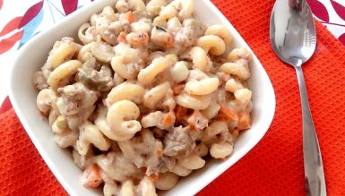 Salada de macarrão com atum
