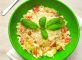 Salada de risoni com tomate, ricota e amêndoas