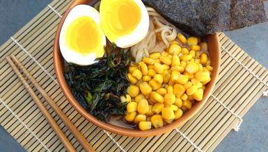 Receita de Ramen Shoyo (macarrão japonês lamen com caldo de shoyo)