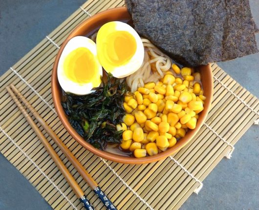 Receita de Ramen Shoyo (macarrão japonês lamen com caldo de shoyo)