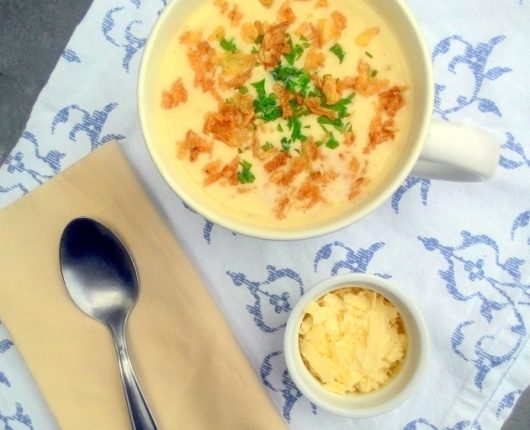 Sopa creme de couve flor com crispies de cebola (calorias reduzidas)