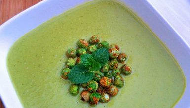 Sopa de ervilhas com hortelã (vegana)