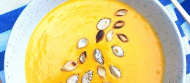 Sopa light de abóbora com leite de coco