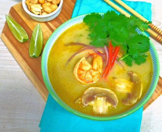 Sopa tailandesa de camarão