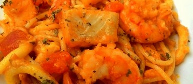 Spaghetti al mare (macarrão com molho de frutos do mar)