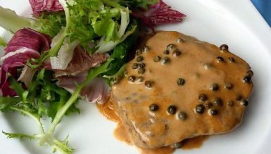 Steak au poivre vert (filé com molho de pimenta verde)