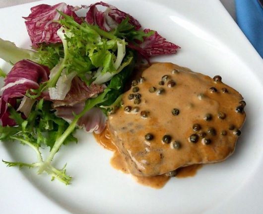 Steak au poivre vert (filé com molho de pimenta verde)