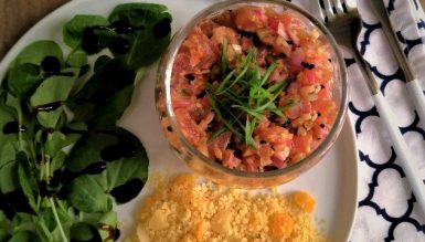 Tartar oriental de atum fresco