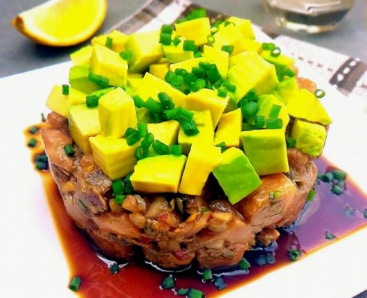 Tartare de salmão com avocado