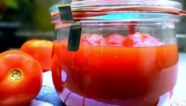 Como fazer tomates pelados em casa