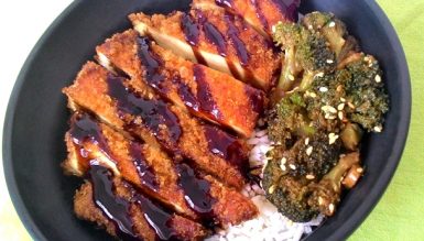 Tori Katsu ou Chicken Katsu (frango empanado oriental com molho agridoce)