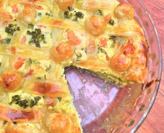 Torta de brócolis com creme de queijo e massa folhada