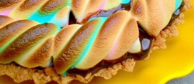 Torta S’mores (base de biscoito com chocolate e marshmallow)