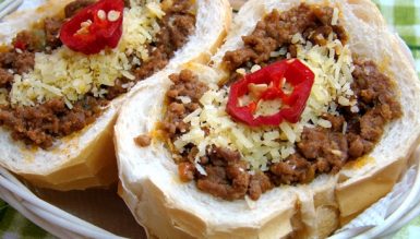 Buraco quente ou sanduíche mexicano de carne moída