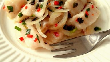 Ceviche (ou cebiche) de pescada branca