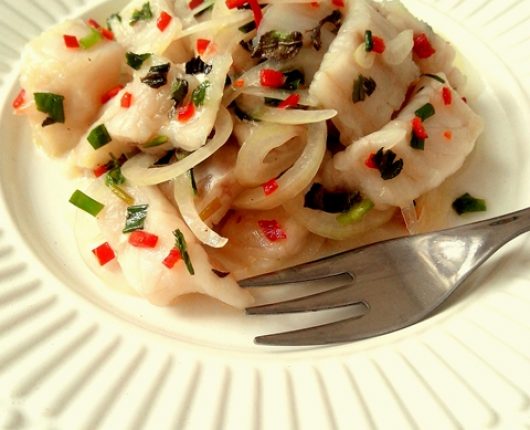 Ceviche (ou cebiche) de pescada branca