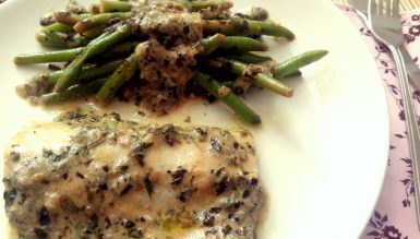 Filé de peixe com vagens ao molho de mostarda e ervas