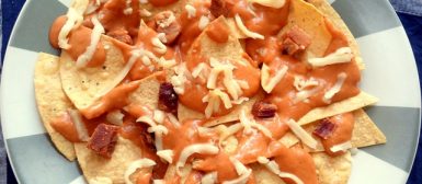 Nachos com cheddar e bacon (Filled Nachos)