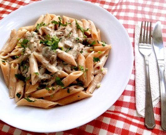 Molho cremoso de sardinha com limão e ervas