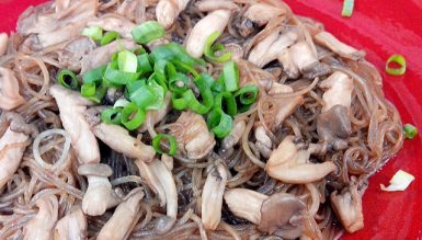 Macarrão de arroz com shimeji