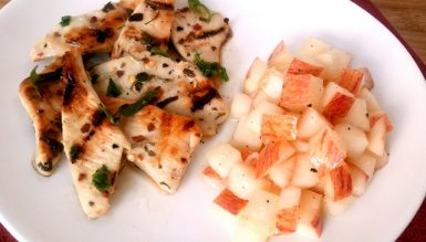 Filé de frango à tailandesa com salada de maçã