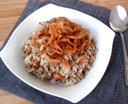 Mjhadra, Mejadra ou Mujaddara (arroz árabe com lentilha e cebolas douradas)