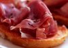 [VÍDEO] Pa amb tomàquet (sanduíche catalão de pão com tomate)