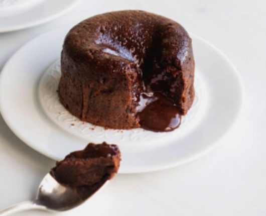 Petit gateau (bolinho de chocolate com recheio quente)