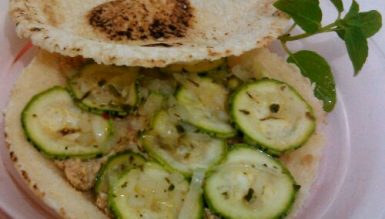 Beirute light de ricota e abobrinha