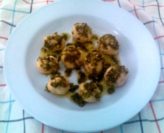 Gnudi alla gremolata (nhoque de ricota com azeite aromatizado)