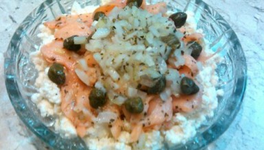 Salada de salmão defumado com ricota