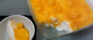 Flan de coco com compota de abacaxi