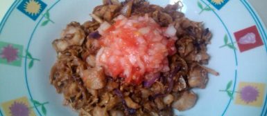 Salada morna de peixe com repolho