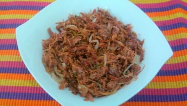 Carne seca acebolada