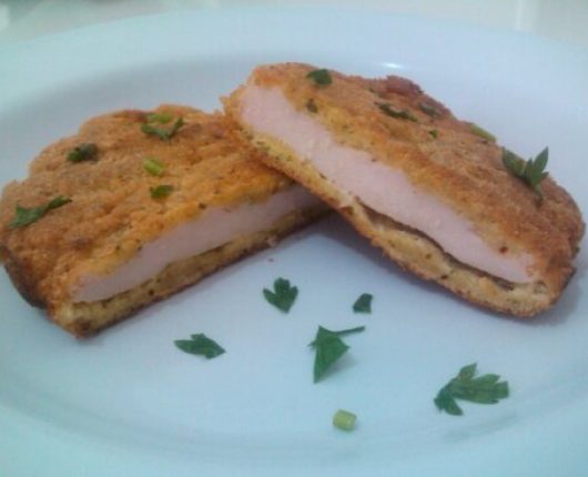 Filé de frango empanado com parmesão