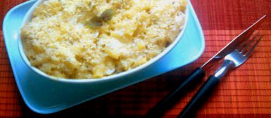 Mac ‘n’ cheese (macarrão tradicional americano com creme de queijo gratinado no forno)