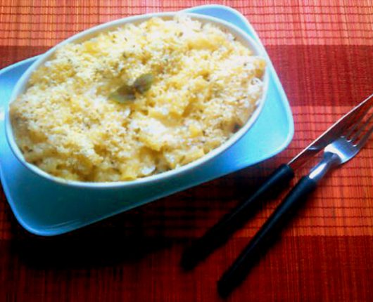 Mac ‘n’ cheese (macarrão tradicional americano com creme de queijo gratinado no forno)