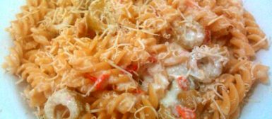 Macarrão com iogurte, azeitonas e pimenta dedo de moça